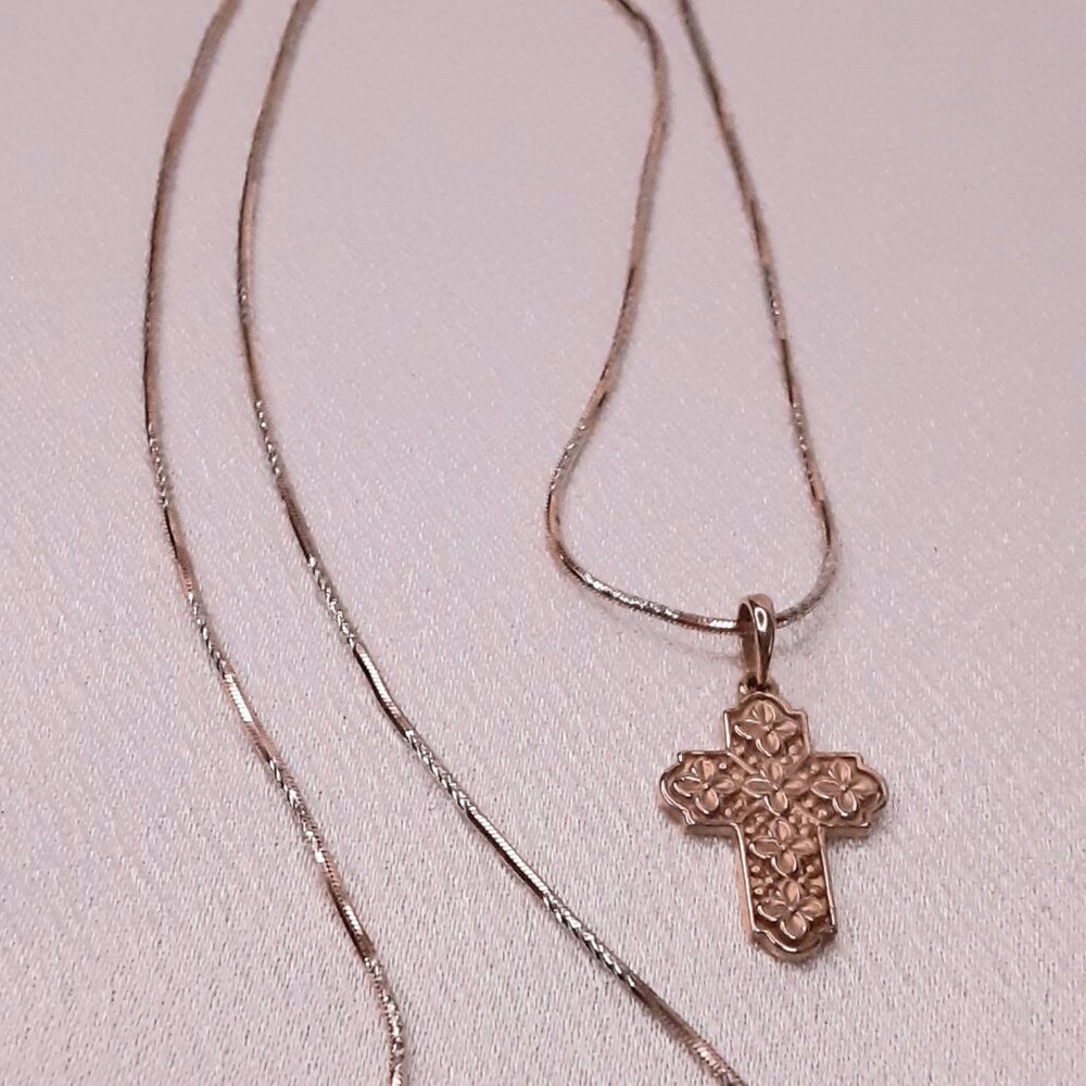 NEW 5.3 grams rose gold cross pendant with fancy chain - Picture 4 of 15